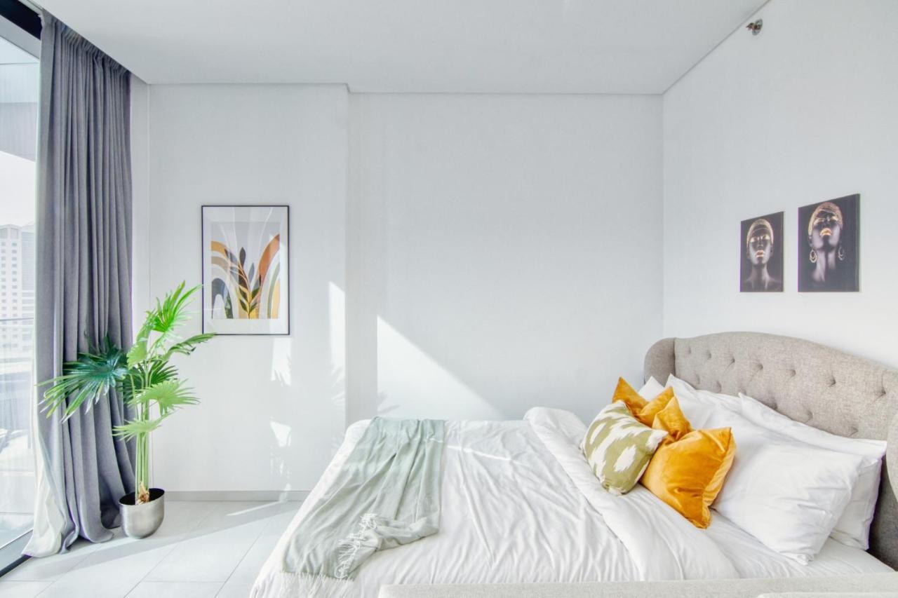 Luxury Studios With Burj Khalifa Or Canal View In Downtown - Marquise Square Tower ドバイ エクステリア 写真