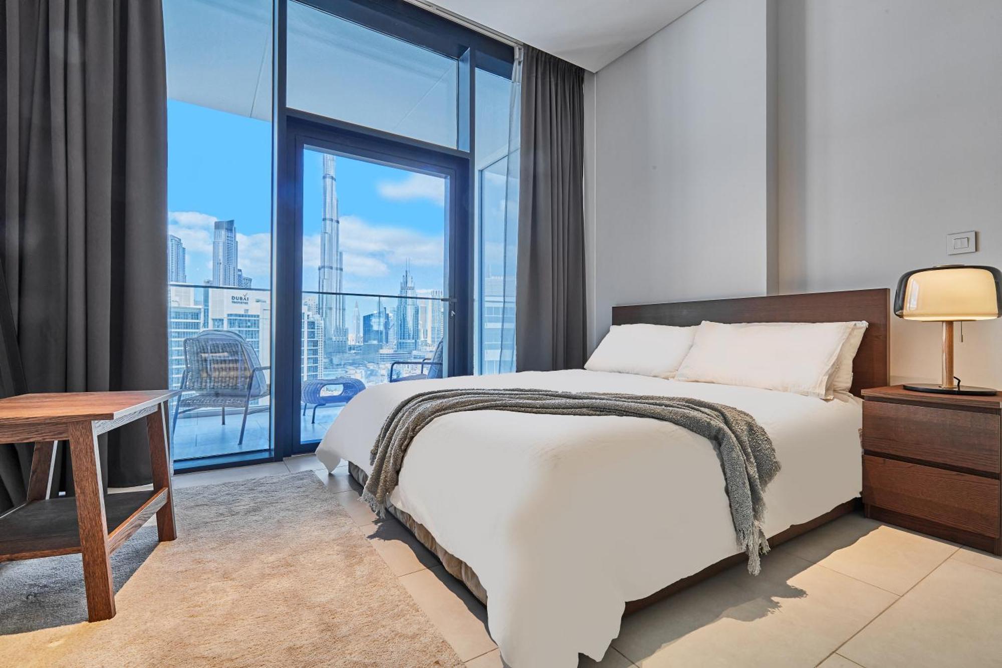 Luxury Studios With Burj Khalifa Or Canal View In Downtown - Marquise Square Tower ドバイ エクステリア 写真