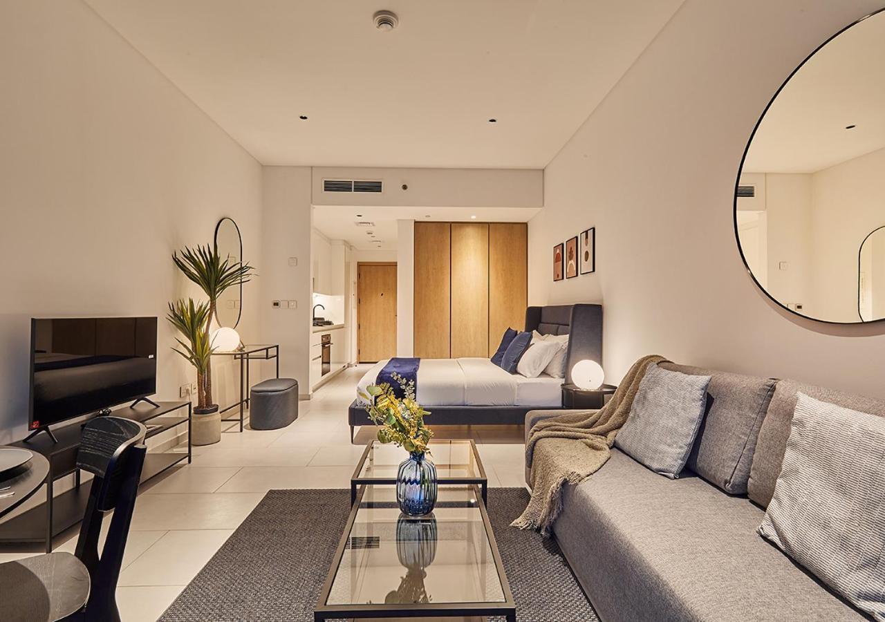 Luxury Studios With Burj Khalifa Or Canal View In Downtown - Marquise Square Tower ドバイ エクステリア 写真