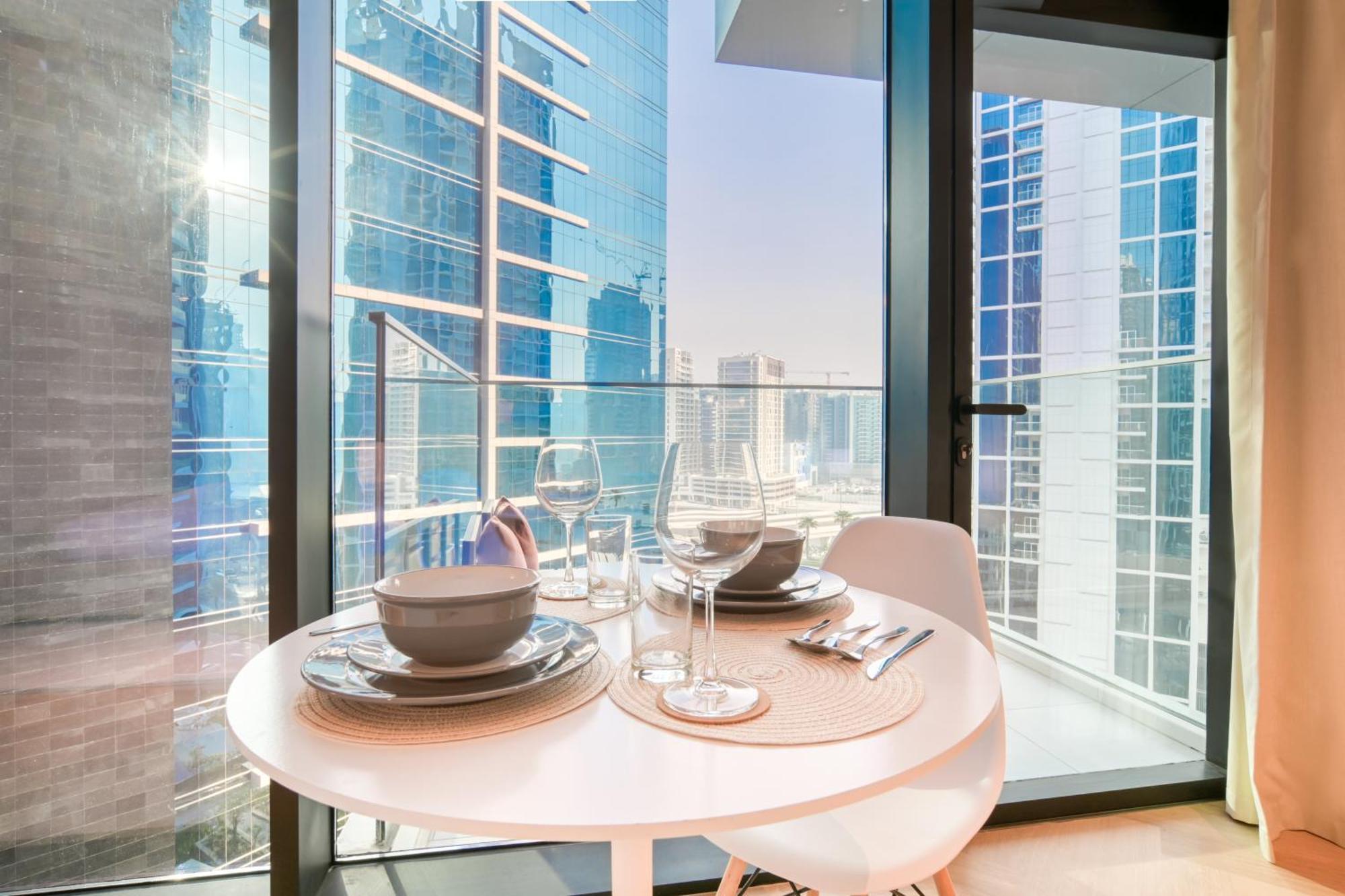 Luxury Studios With Burj Khalifa Or Canal View In Downtown - Marquise Square Tower ドバイ エクステリア 写真