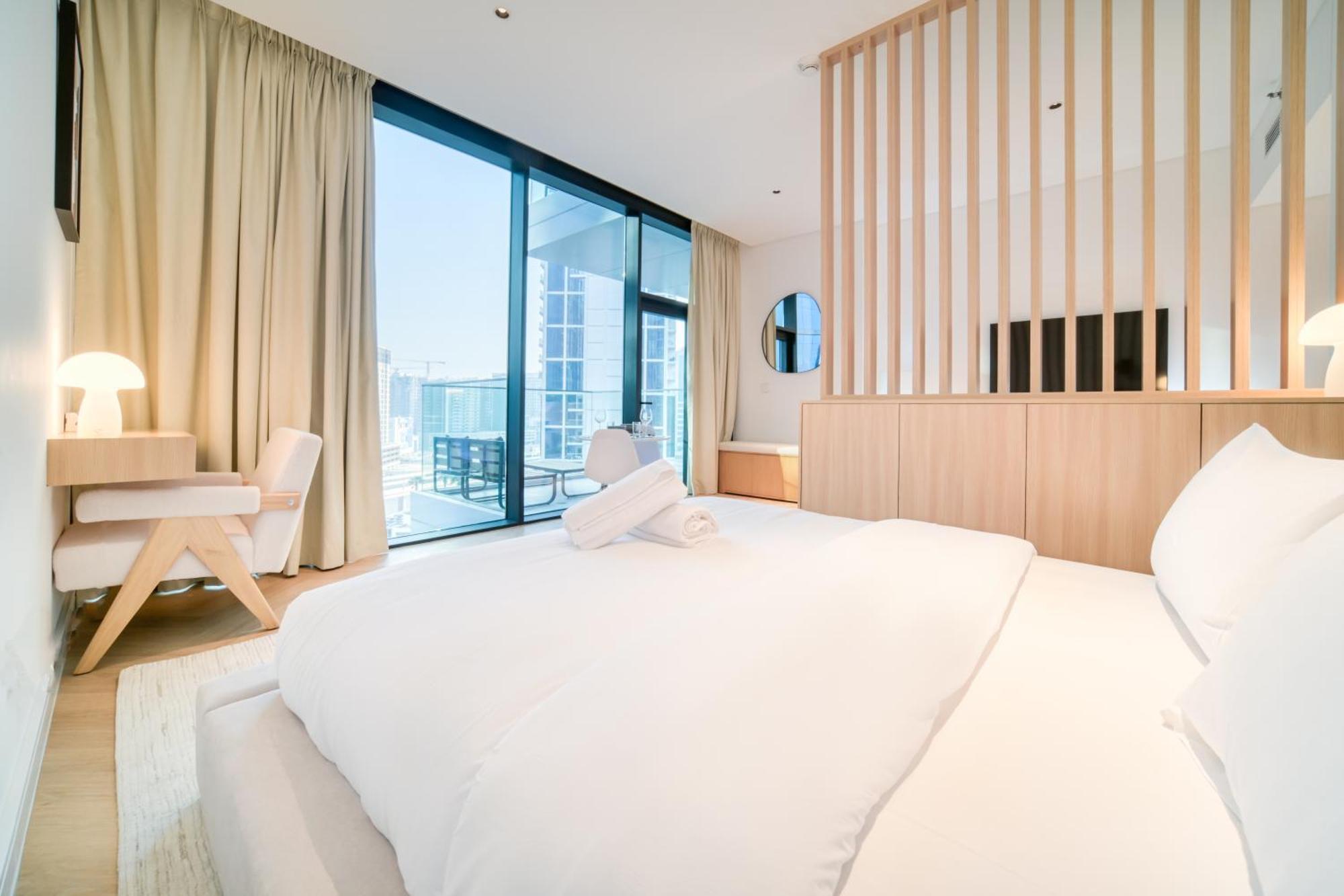 Luxury Studios With Burj Khalifa Or Canal View In Downtown - Marquise Square Tower ドバイ エクステリア 写真