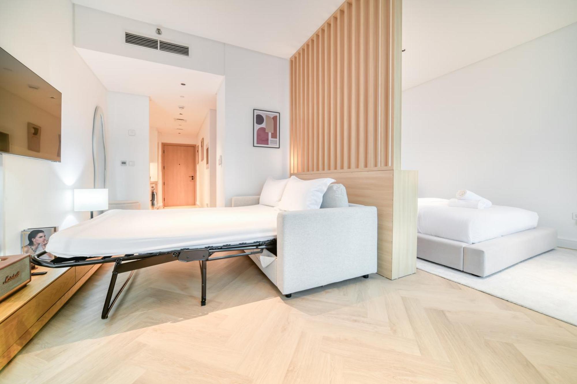 Luxury Studios With Burj Khalifa Or Canal View In Downtown - Marquise Square Tower ドバイ エクステリア 写真