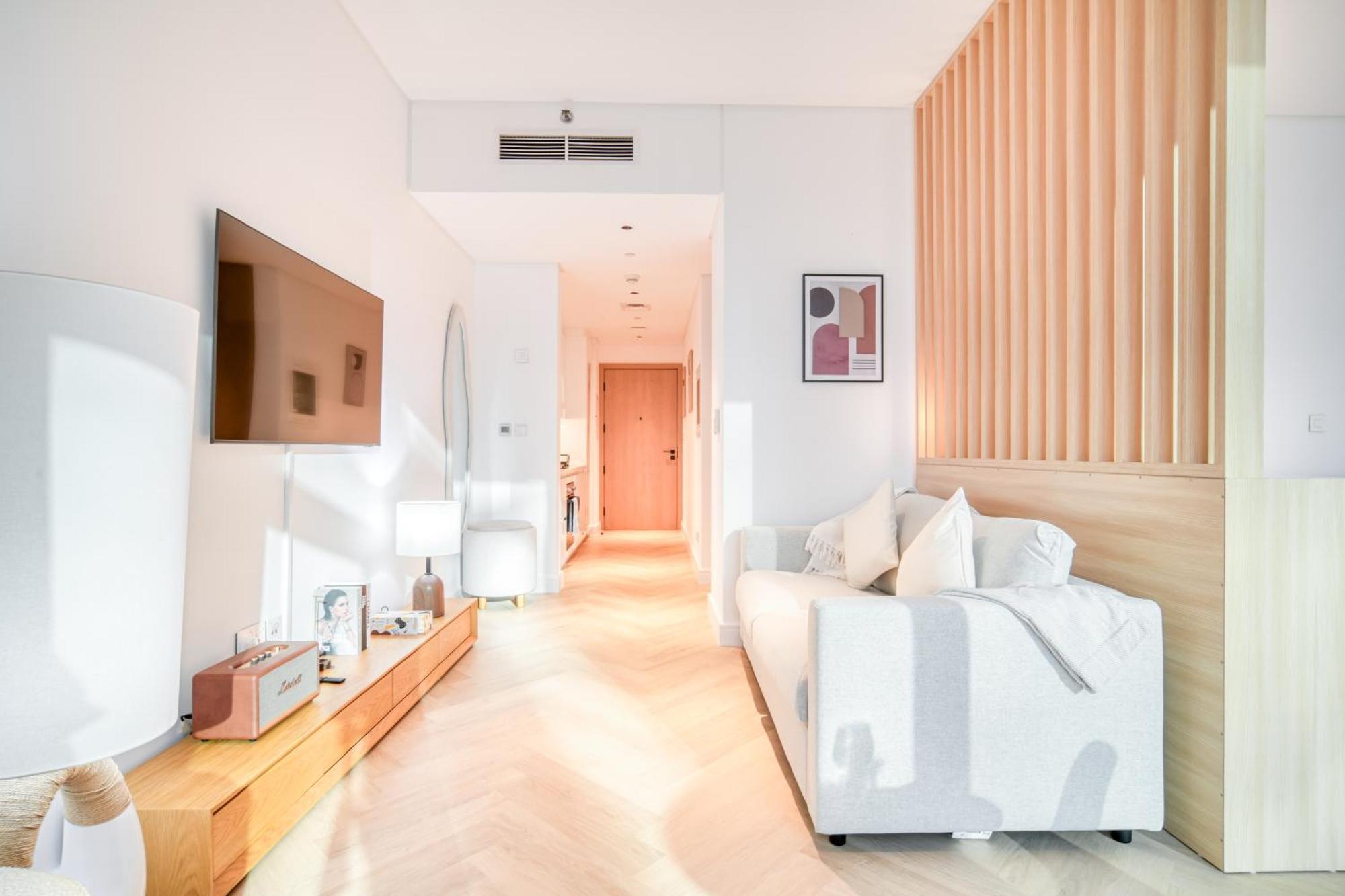 Luxury Studios With Burj Khalifa Or Canal View In Downtown - Marquise Square Tower ドバイ エクステリア 写真