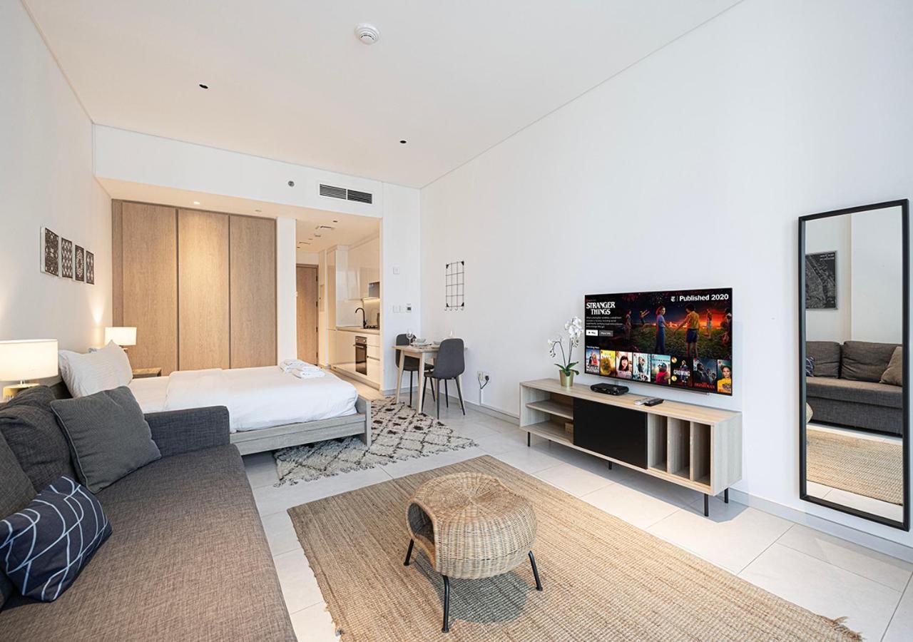 Luxury Studios With Burj Khalifa Or Canal View In Downtown - Marquise Square Tower ドバイ 部屋 写真